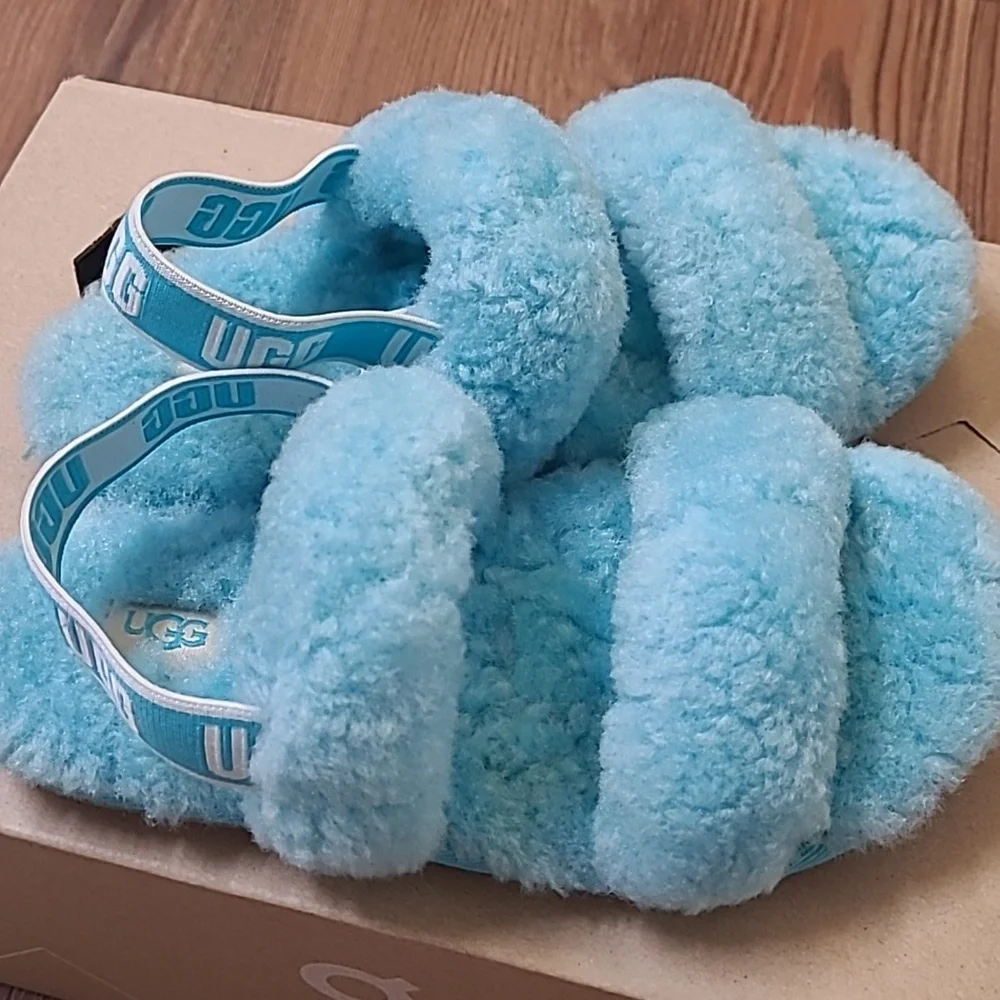 UGG Kids Fluffy Aqua‎ Sandals used good condition.